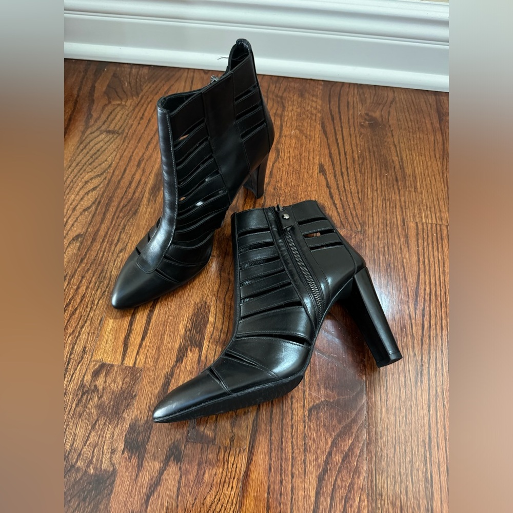 New Stuart Weitzman Booties 8.5